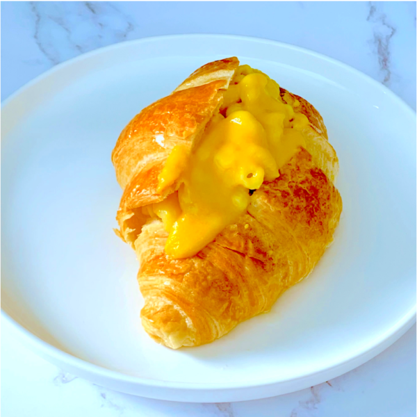 Mac & cheese croissant