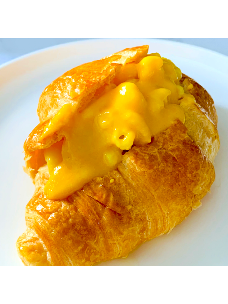 Mac & cheese croissant