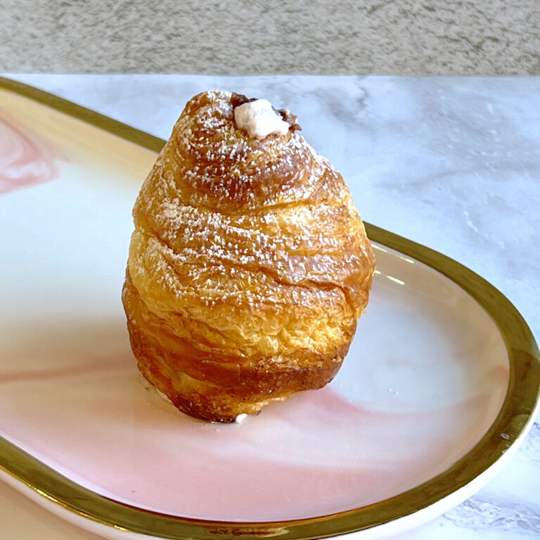 Cropuff red bean cream