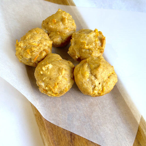 mini carrot peanut muffin for dogs